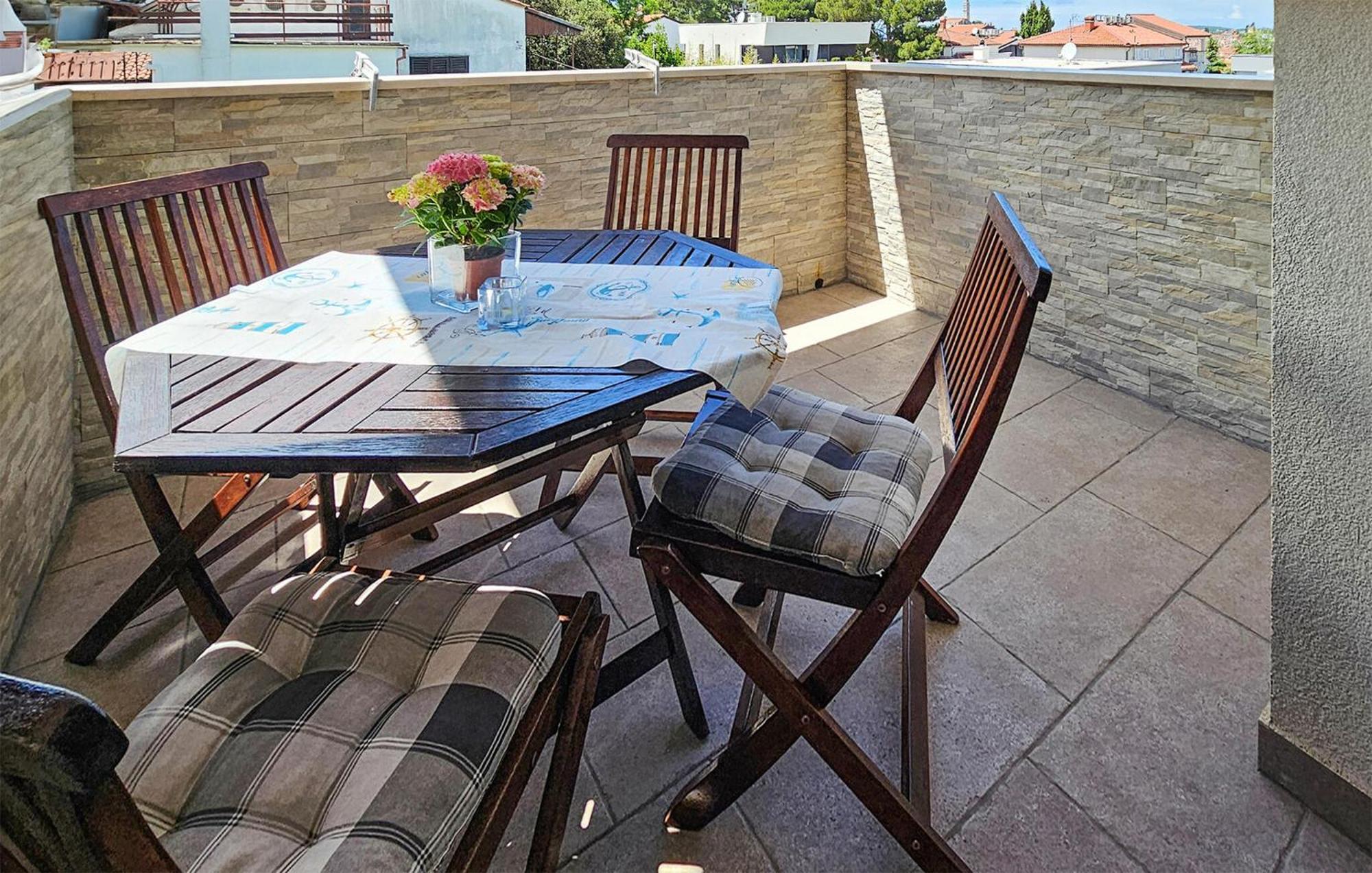 Awesome In With House Sea View